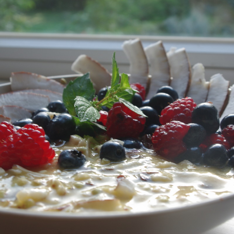 Kokos-Beeren-Müsli mit Buchweizen 2 Kokos-Beeren-Müsli mit Buchweizen 1
