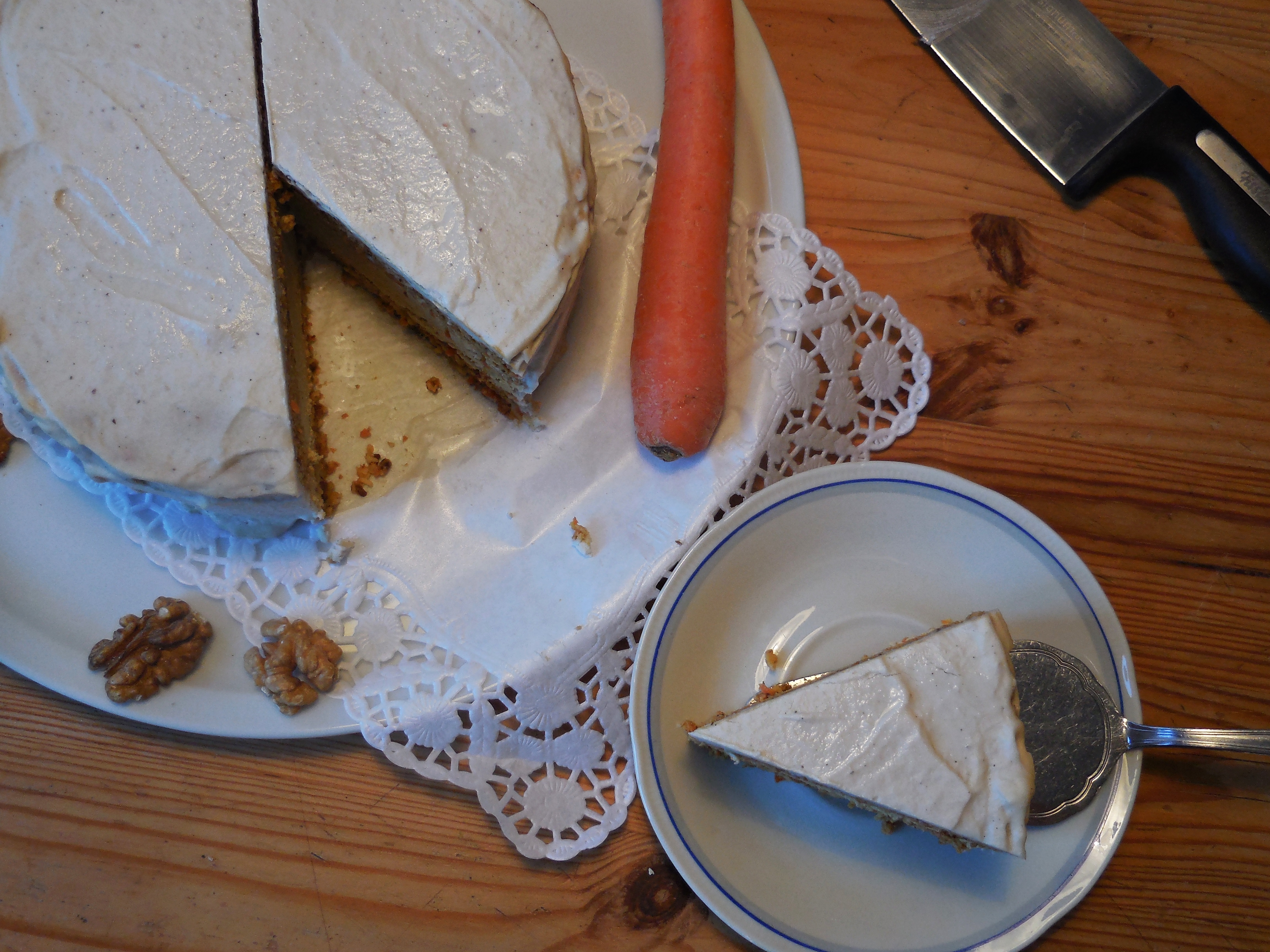 RAW CARROT CAKE -- sensationell gut! 5 DSCN0618