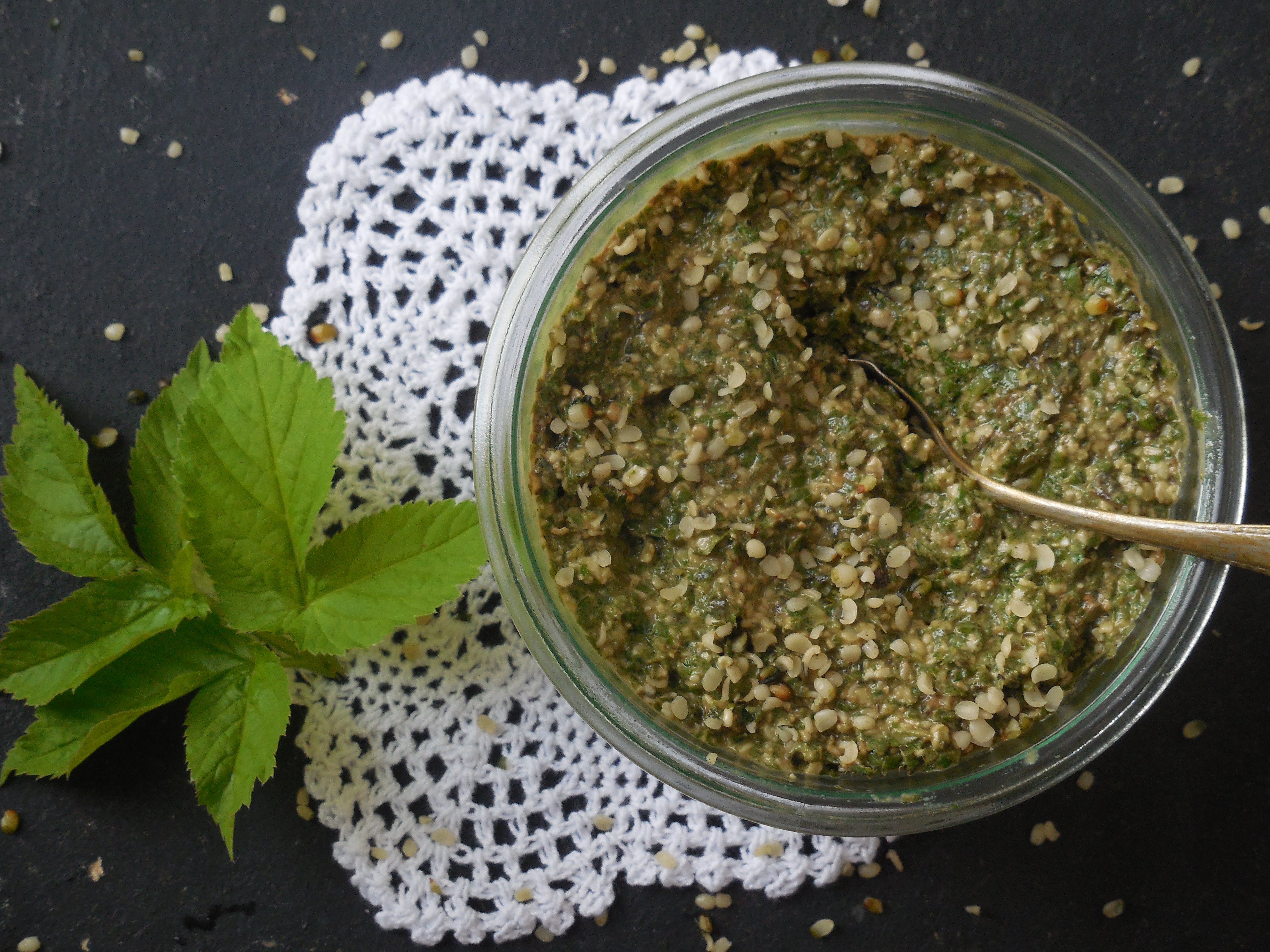 Wildkräuter Hanf Pesto - schmeckt garantiert jedem Neuling! 11