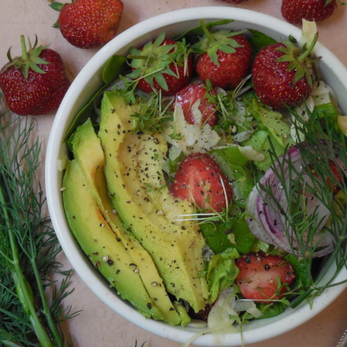 Summer Lunch Bowl mit Erdbeeren und Fenchel 1