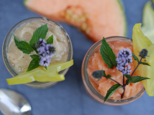 Melonen Slush selber machen: cremiges Sorbet aus gefrorener Melone im Glas