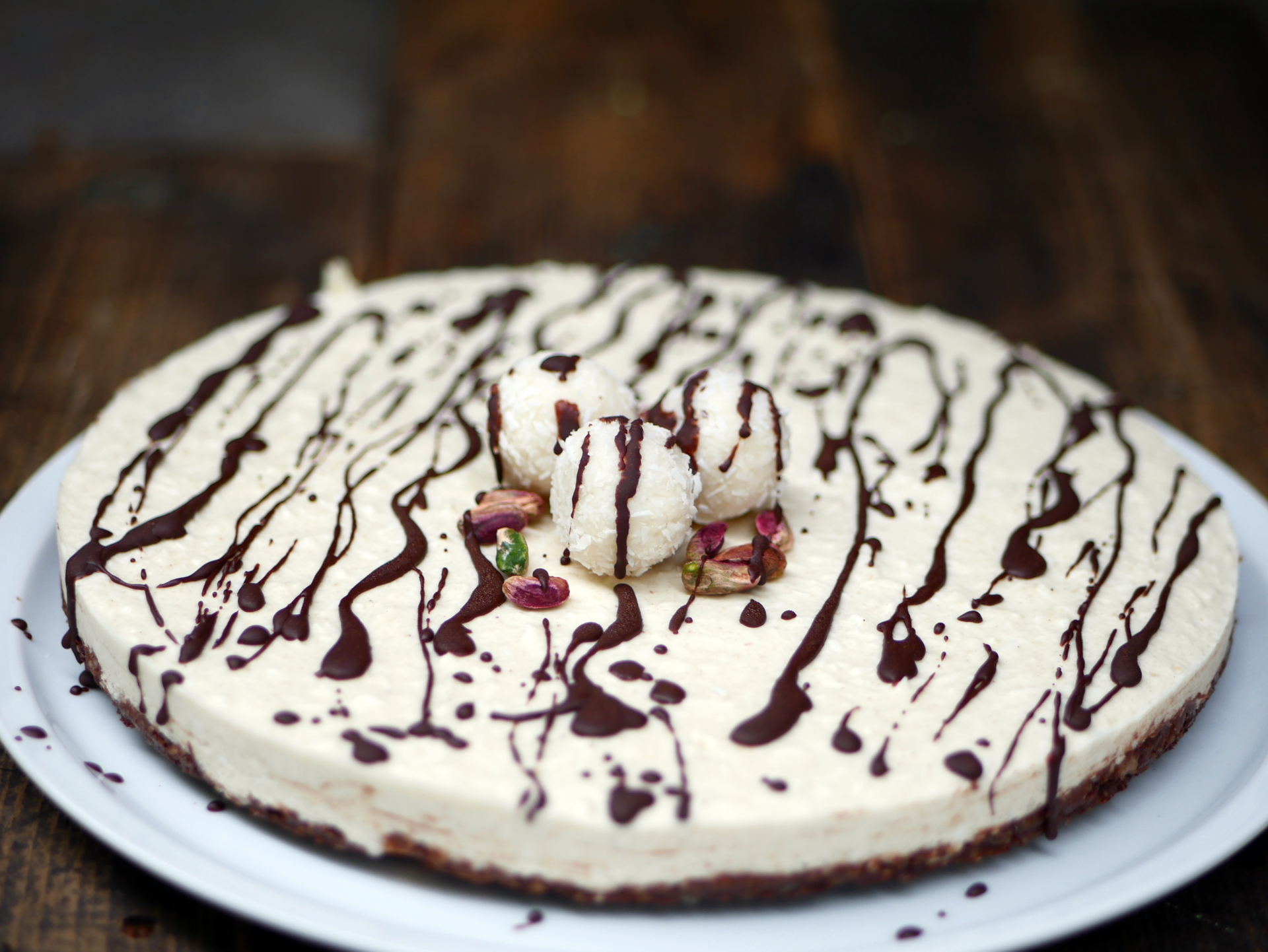 Raw Bounty Cake