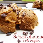 Schokoladeneis roh vegan, cremig aus Avocado, Datteln und Kakao
