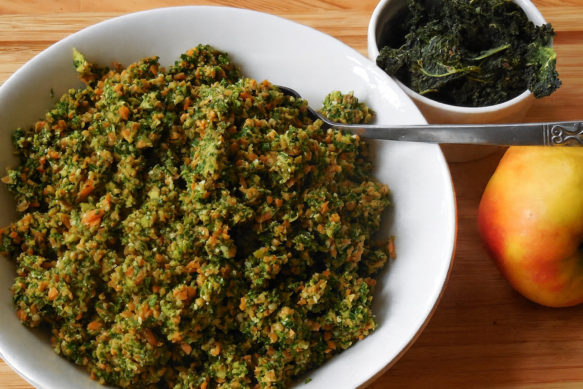 Grünkohl-Salat mit Datteln