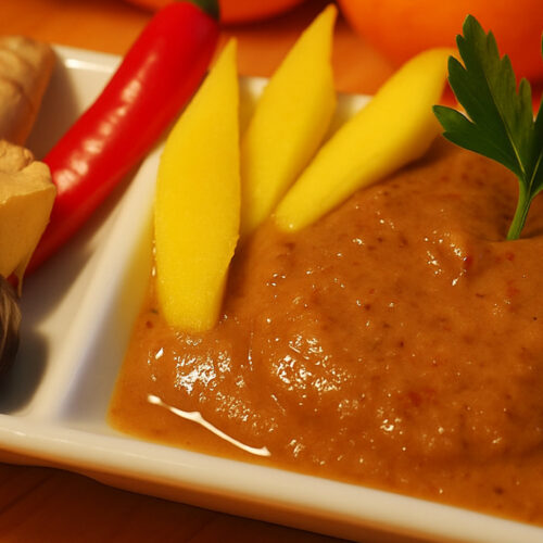 Kiss of the Dragon: Asiatische Ingwer-Chili-Sauce 1 Asiatische Ingwer-Chili-Sauce mit Mango und Chili