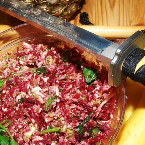 Laos Blumenkohl-Brokkoli-Salat 1 Blumenkohl-Brokkoli-Salat mit Rote Bete in der Schüssel