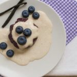 Heidelbeer-Pudding roh vegan mit Vanillesauce aus Macadamia
