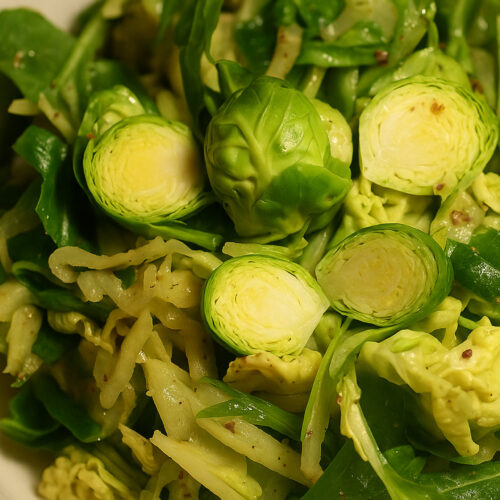 Rosenkohl-Salat 1 Roher Rosenkohl-Salat